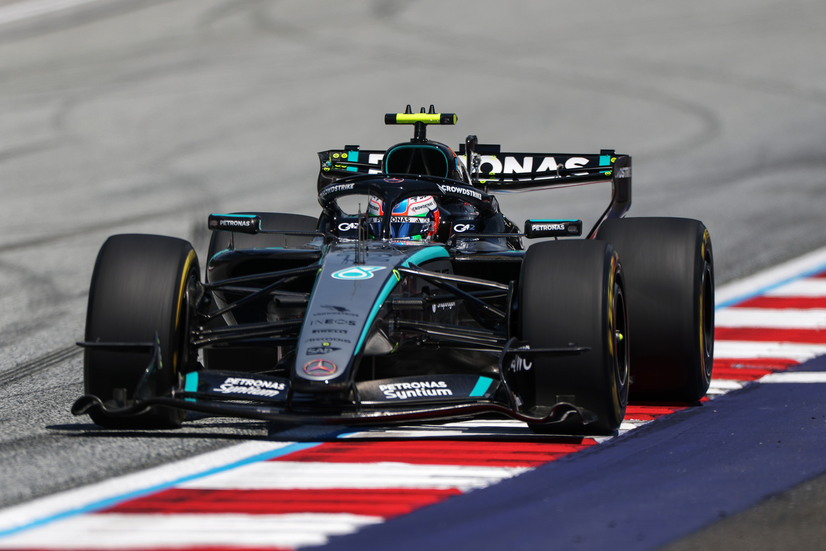 F1 FP2 | Austrian Grand Prix | Kimi Antonelli leads from the Mclarens